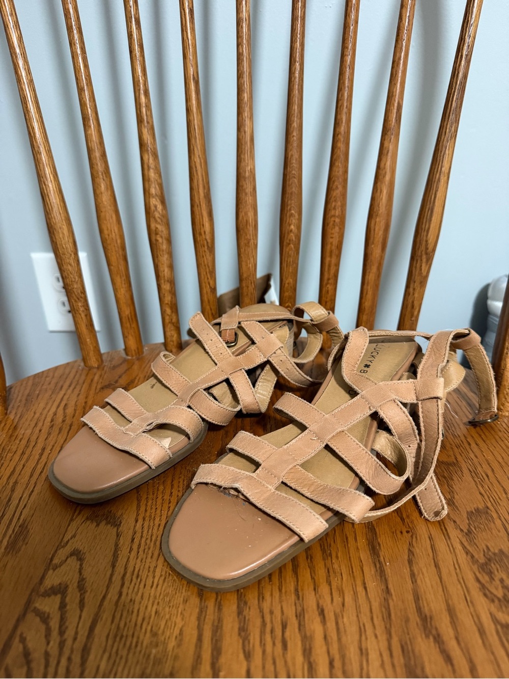 Lucky Brand Tan Strappy Gladiator Sandals